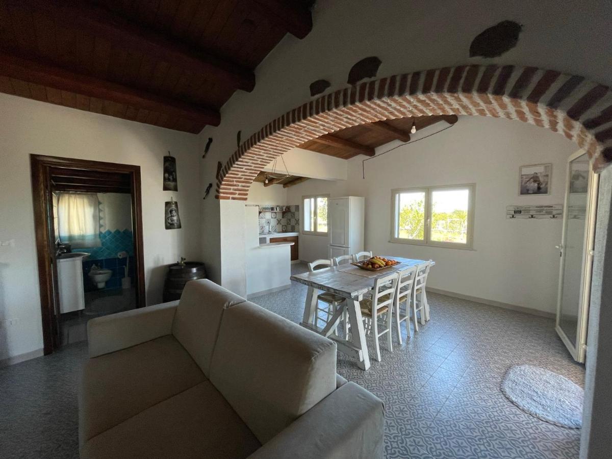 Casa Vacanze Gollei, オロゼーイ エクステリア 写真