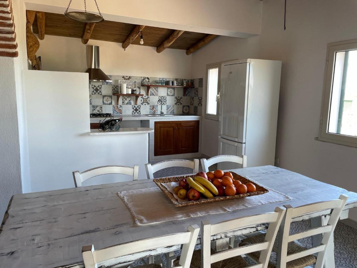 Casa Vacanze Gollei, オロゼーイ エクステリア 写真